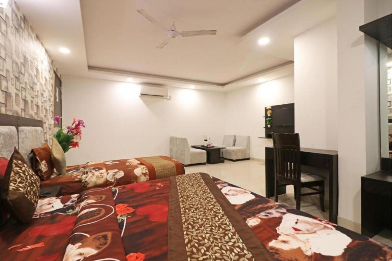 Hotel Hotel Grand Olive Near Delhi Airport 4*